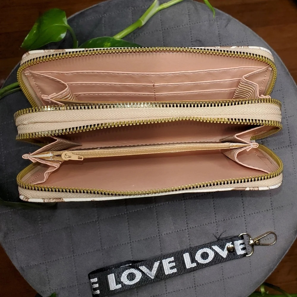 Faux Embroidered Flower Wallet 🌼 🌸 Tan Color
